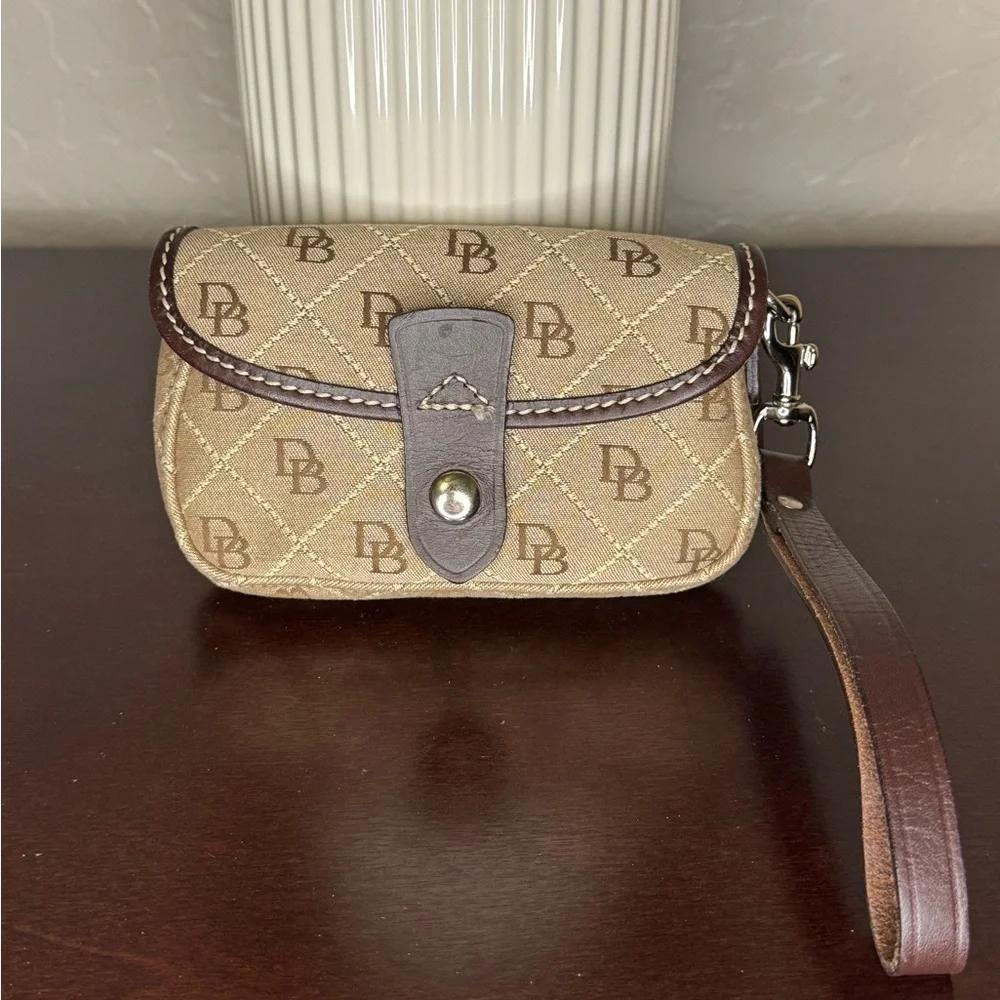 DOONEY & BOURKE Canvas & Leather Wristlet, EUC